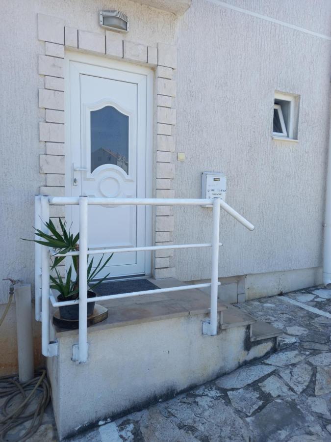 Studio Ap ,Nini' Supetar Exterior foto